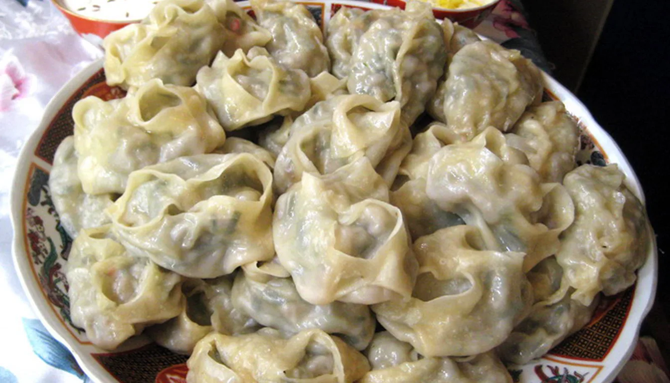Kazakh manty steamed dumplings with meat filling