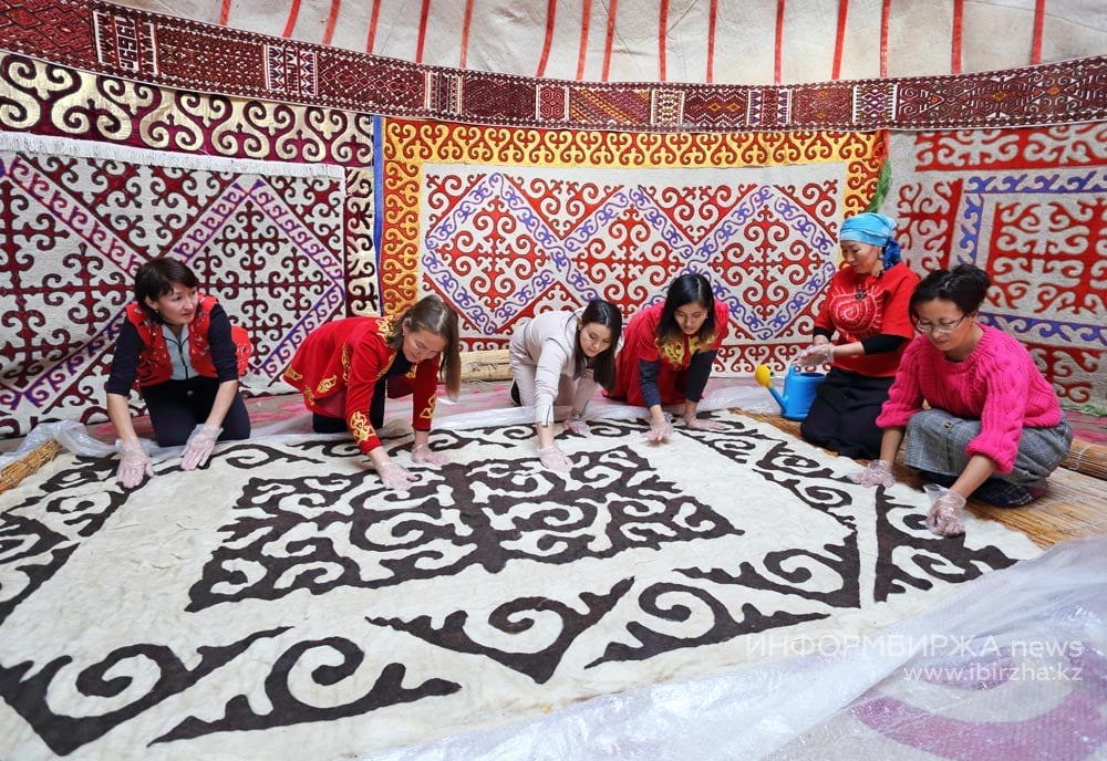 Kazakhstan Rug: A Captivating Fusion of Tradition and Style